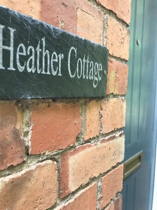 Cosy Heather Cottage Ashbourne  Extérieur photo